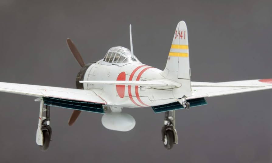 ファインモールド FP34 一二試艦戦＆零戦一一型 十二試艦上戦闘機＆零戦一一型（2機セット）」完成写真が到着
